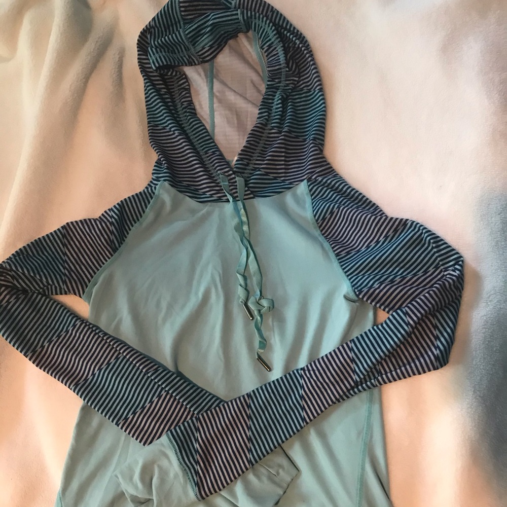 Running sweatshirt (sweat-wicking)